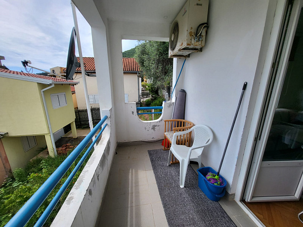Two-bedroom apartment  in Petrovac in a quiet neighborhood within walking distance from the beach